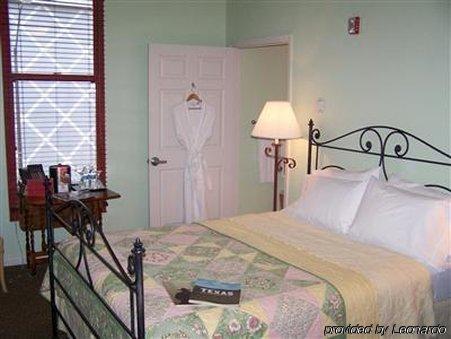 Etta'S Place - A Sundance Inn - Bed And Breakfast Fort Worth Room photo